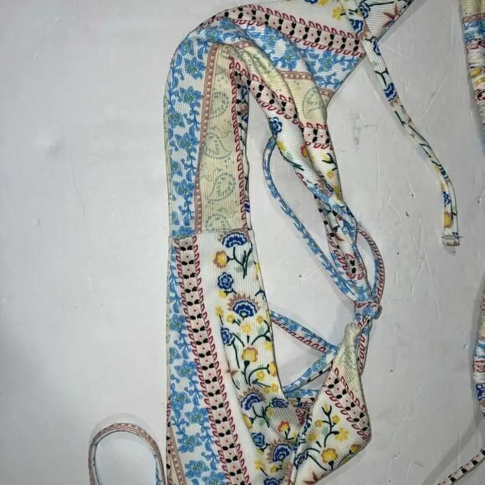 Shein swimwear Summer‎ Beach Paisley & Floral 2 Pc Bikini-tie Front Bra & Bottom